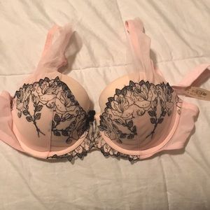 Victoria’s Secret Dream Angels line bra